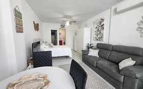 Estudio en Urbanización naturista con piscina junto al mar